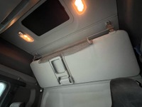 0372026 vehicle image