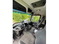 DTCH10536_2848434 vehicle image