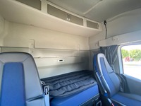 VTBO844_2729318 vehicle image