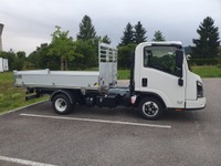 BIRR8757_2954861 vehicle image