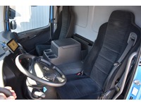 TOC1273_3004963 vehicle image