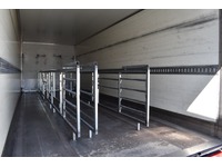 TOC1273_3004963 vehicle image