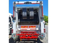 GALA741_3042089 vehicle image