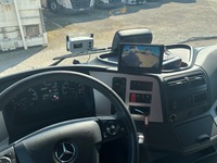 PEMA569_2948943 vehicle image