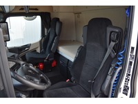 TOC1273_2928450 vehicle image