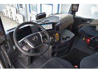 TOC1273_2928450 vehicle image