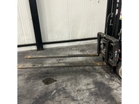 FLUT10406_2766852 vehicle image