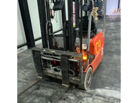 FLUT10406_2766852 vehicle image