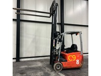 FLUT10406_2766852 vehicle image