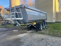 INTG9387_2761001 vehicle image