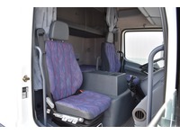 TOC1273_2908818 vehicle image
