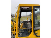 0082026 vehicle image