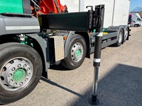 MAN126_2697803 vehicle image
