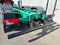 MAN126_2697803 vehicle image