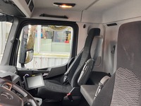 PEMA569_2554595 vehicle image