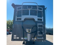 INTG9387_2886931 vehicle image