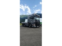 0557025 vehicle image