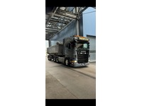 0557025 vehicle image