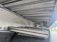 MBTR124_2692776 vehicle image