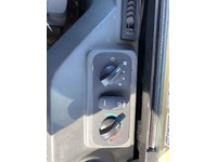 RINA4324_2917800 vehicle image