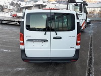 ALTH1974_2815523 vehicle image