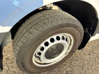 MAN126_2871109 vehicle image