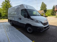 SOMM2698_2961291 vehicle image