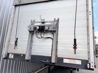 MAN126_3003176 vehicle image