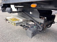 MAN126_3003176 vehicle image