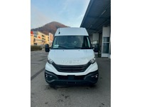 Anne38_2776304 vehicle image