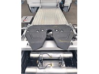 SOMM2698_2735706 vehicle image