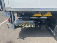 VTBO844_2972136 vehicle image