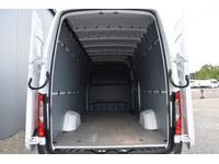 TOC1273_2667802 vehicle image