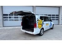 THOM6454_2740946 vehicle image