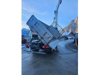 0554025 vehicle image