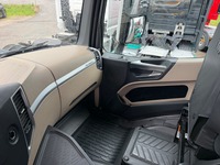 UNIK8334_2964581 vehicle image