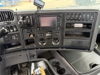 UNIK8334_2937141 vehicle image