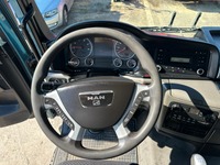 UNIK8334_2727051 vehicle image
