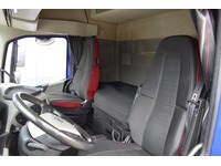 TOC1273_2913415 vehicle image