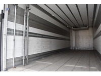 TOC1273_2913415 vehicle image