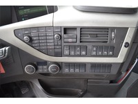 TOC1273_2913415 vehicle image