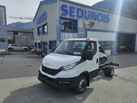 SEDU206_2503086 vehicle image