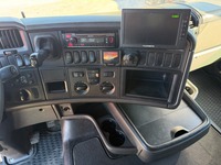 UNIK8334_3036679 vehicle image
