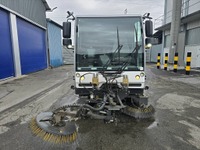 ZIAL184_2832970 vehicle image