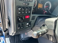 UNIK8334_2690505 vehicle image