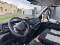 STUD177_2745178 vehicle image