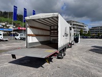 THOM6454_2740460 vehicle image