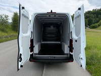 WIND191_2920675 vehicle image