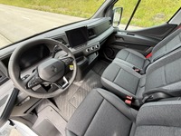 WIND191_2920675 vehicle image