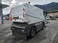 ZIAL184_2832970 vehicle image